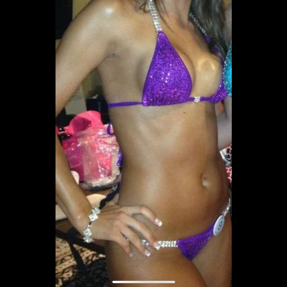 Competition Bikini - image 5